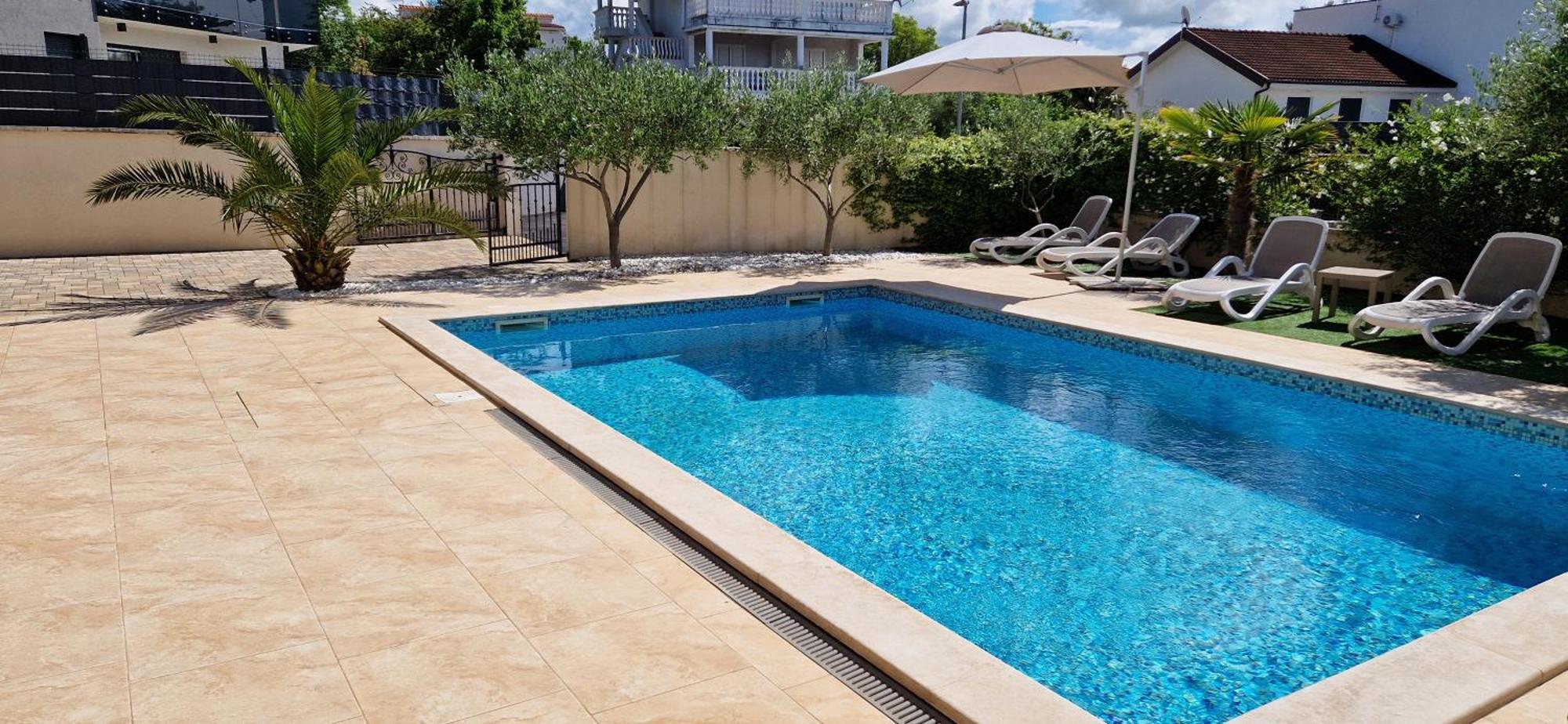 Villa Martina Pinezići Exteriör bild